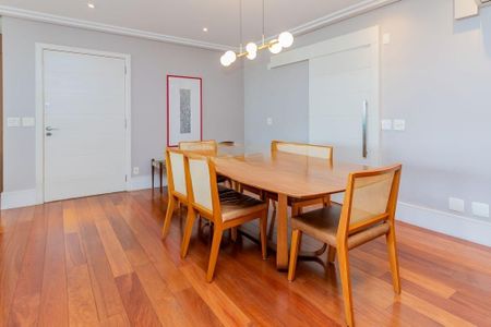 Apartamento para alugar com 165m², 3 quartos e 3 vagasSala