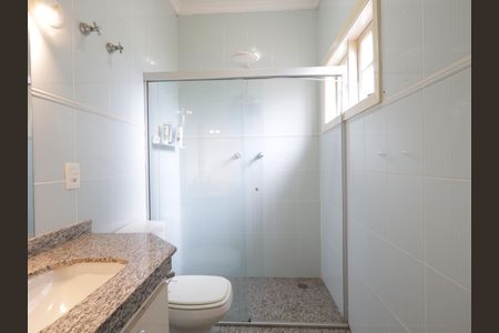 Casa de condomínio à venda com 420m², 3 quartos e 3 vagasBanheiro da Suíte 2