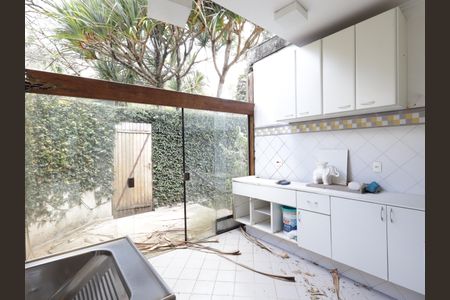 Casa de condomínio à venda com 420m², 3 quartos e 3 vagasÁrea de Serviço