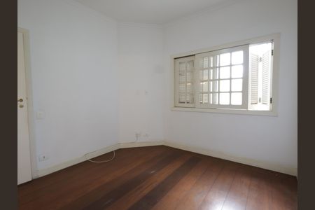 Casa de condomínio à venda com 420m², 3 quartos e 3 vagasSuíte 1