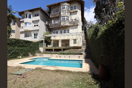 Casa de condomínio à venda com 420m², 3 quartos e 3 vagasPiscina