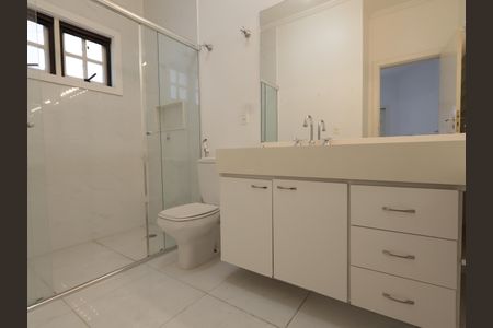 Casa de condomínio à venda com 420m², 3 quartos e 3 vagasBanheiro da Suíte 1