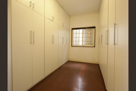 Casa de condomínio à venda com 420m², 3 quartos e 3 vagasSuíte 3