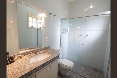 Casa de condomínio à venda com 420m², 3 quartos e 3 vagasBanheiro da Suíte 2