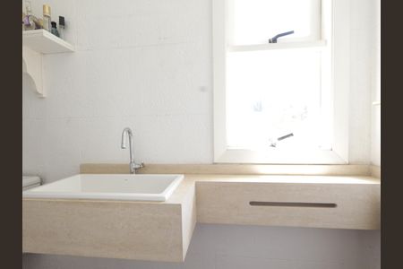 Casa de condomínio à venda com 420m², 3 quartos e 3 vagasBanheiro