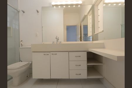 Casa de condomínio à venda com 420m², 3 quartos e 3 vagasBanheiro da Suíte 1