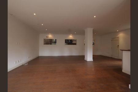 Casa de condomínio à venda com 420m², 3 quartos e 3 vagasSala 2