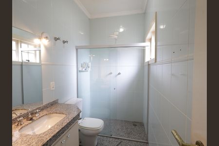 Casa de condomínio à venda com 420m², 3 quartos e 3 vagasBanheiro da Suíte 2