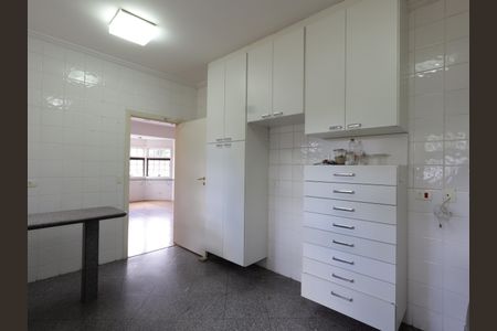 Casa de condomínio à venda com 420m², 3 quartos e 3 vagasCozinha