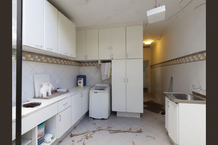 Casa de condomínio à venda com 420m², 3 quartos e 3 vagasÁrea de Serviço