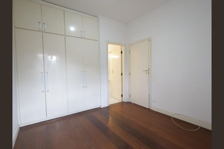 Casa de condomínio à venda com 420m², 3 quartos e 3 vagasSuíte 1