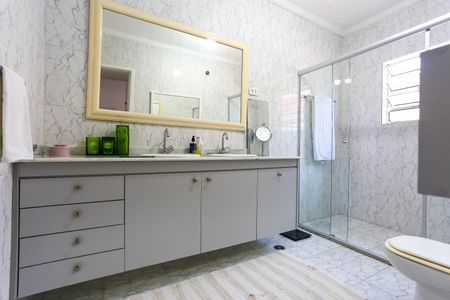 Casa à venda com 205m², 3 quartos e 2 vagasBanheiro da Suíte