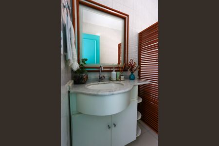 Casa à venda com 205m², 3 quartos e 2 vagasLavabo