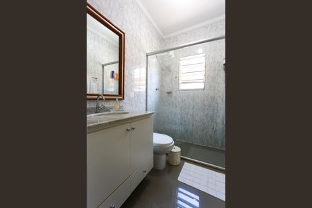 Casa à venda com 205m², 3 quartos e 2 vagasBanheiro