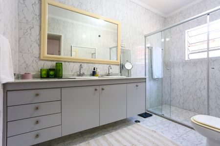 Casa à venda com 205m², 3 quartos e 2 vagasBanheiro da Suíte