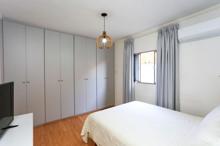 Casa à venda com 205m², 3 quartos e 2 vagasSuíte