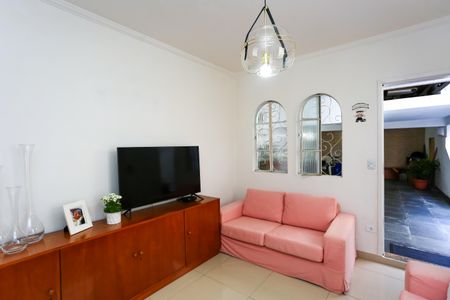 Casa à venda com 205m², 3 quartos e 2 vagasSala