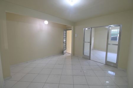 Sala de casa para alugar com 2 quartos, 80m² em Bento Ribeiro, Rio de Janeiro