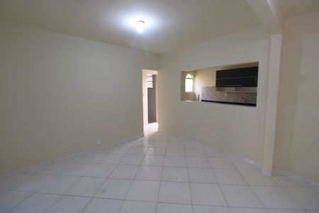 Sala de casa para alugar com 2 quartos, 80m² em Bento Ribeiro, Rio de Janeiro