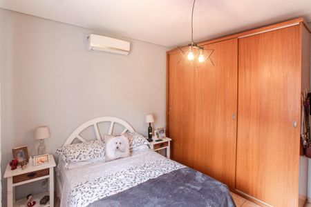 Casa à venda com 115m², 4 quartos e 3 vagas Casa à venda com 115m², 4 quartos e 3 vagasQuarto 1