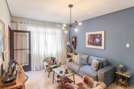 Casa à venda com 115m², 4 quartos e 3 vagas Casa à venda com 115m², 4 quartos e 3 vagasSala