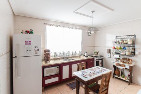 Casa à venda com 115m², 4 quartos e 3 vagas Casa à venda com 115m², 4 quartos e 3 vagasCozinha