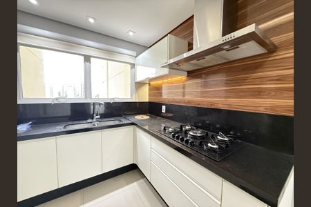 Apartamento à venda com 175m², 3 quartos e 3 vagas Apartamento à venda com 175m², 3 quartos e 3 vagasCozinha