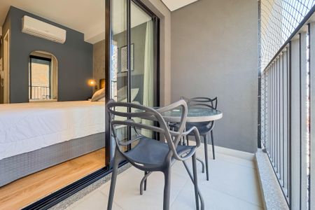 Studio para alugar com 23m², 1 quarto e sem vaga Studio para alugar com 23m², 1 quarto e sem vagaVaranda