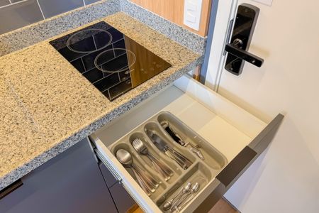 Studio para alugar com 23m², 1 quarto e sem vaga Studio para alugar com 23m², 1 quarto e sem vagaCozinha - Armários