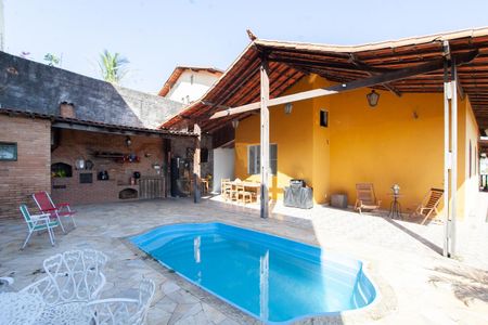 Casa à venda com 289m², 3 quartos e 3 vagasPiscina