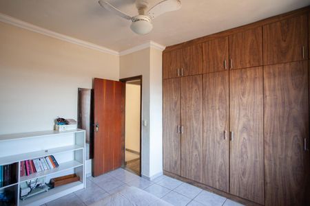 Casa à venda com 289m², 3 quartos e 3 vagasQuarto 2