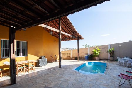 Casa à venda com 289m², 3 quartos e 3 vagasPiscina