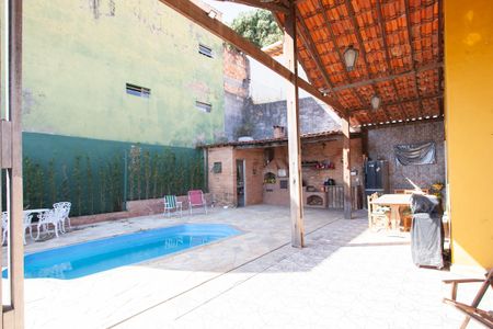 Casa à venda com 289m², 3 quartos e 3 vagasPiscina