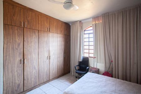 Casa à venda com 289m², 3 quartos e 3 vagasQuarto 2
