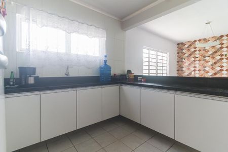 Casa para alugar com 116m², 3 quartos e 2 vagasCozinha