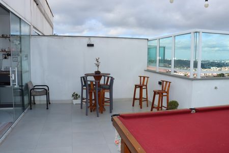 Apartamento para alugar com 178m², 3 quartos e 2 vagasVaranda