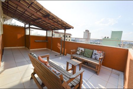 Apartamento à venda com 113m², 2 quartos e 2 vagas Apartamento à venda com 113m², 2 quartos e 2 vagasÁrea Cobertura