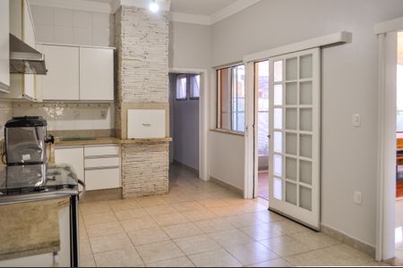 Casa de condomínio à venda com 250m², 5 quartos e 4 vagasCozinha