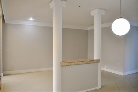 Sala de casa de condomínio para alugar com 5 quartos, 250m² em Hípica, Porto Alegre