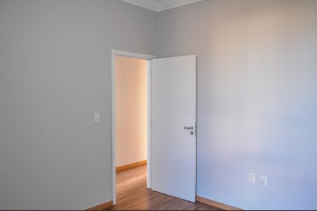 Casa de condomínio à venda com 250m², 5 quartos e 4 vagasQuarto 1