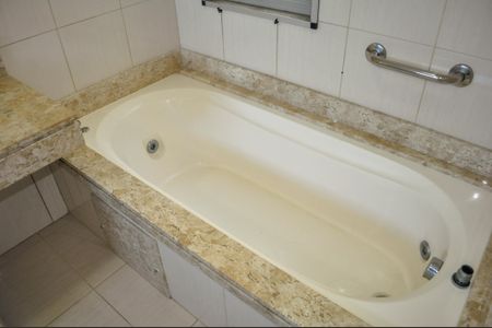 Casa de condomínio à venda com 250m², 5 quartos e 4 vagasBanheiro suite