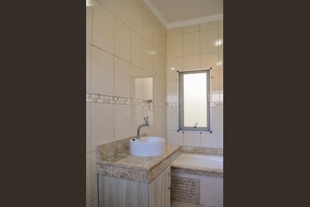 Casa de condomínio à venda com 250m², 5 quartos e 4 vagasBanheiro suite