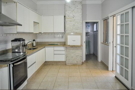 Casa de condomínio à venda com 250m², 5 quartos e 4 vagasCozinha