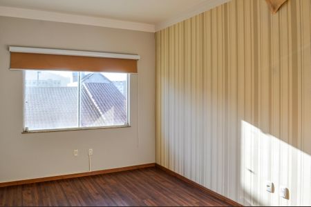 Casa de condomínio à venda com 250m², 5 quartos e 4 vagasQuarto 2