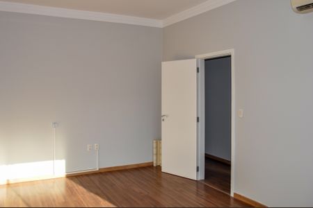 Casa de condomínio à venda com 250m², 5 quartos e 4 vagasQuarto 2