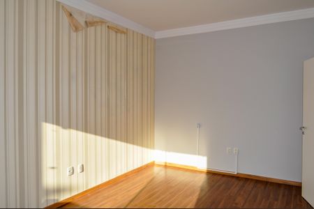 Casa de condomínio à venda com 250m², 5 quartos e 4 vagasQuarto 2