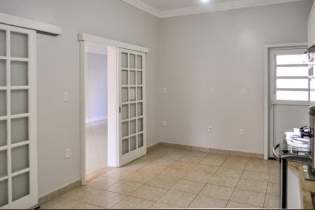 Casa de condomínio à venda com 250m², 5 quartos e 4 vagasCopa