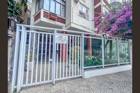 Studio à venda com 25m², 1 quarto e sem vaga Studio à venda com 25m², 1 quarto e sem vagaFachada