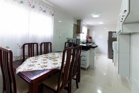 Casa à venda com 186m², 3 quartos e 2 vagas Casa à venda com 186m², 3 quartos e 2 vagasCozinha