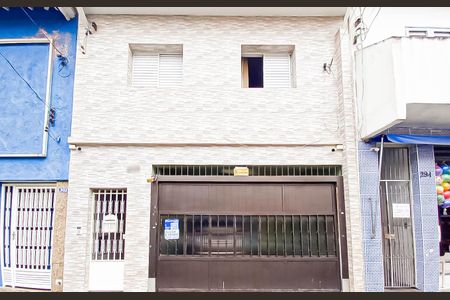 Casa à venda com 186m², 3 quartos e 2 vagas Casa à venda com 186m², 3 quartos e 2 vagasFachada + Plaquinha